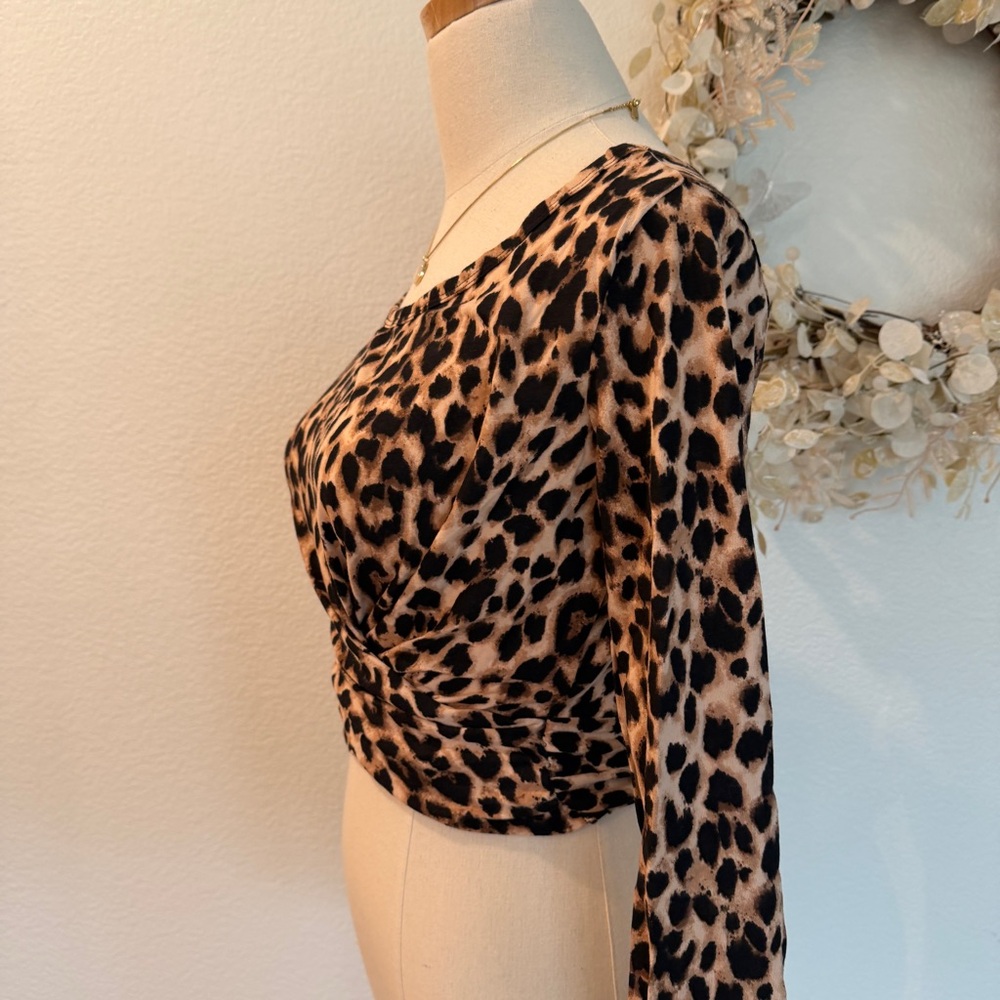 🐆 Victoria’s Secret Heavenly Modal Leopard Print Tie-Back Long Sleeve Crop Top - Picture 7 of 13